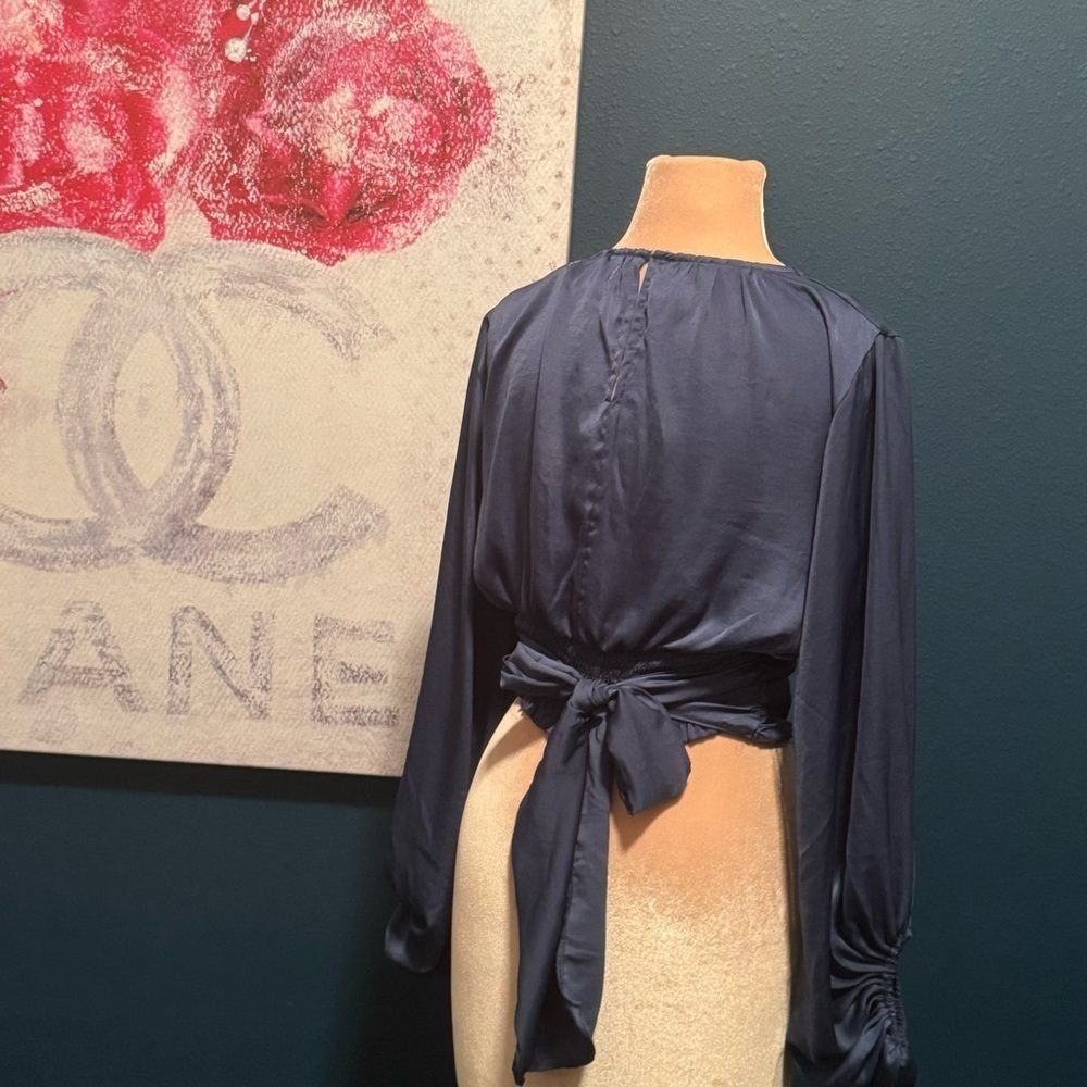 Pippa and Pearl blouse. Size M Elegant. Balloon Sleeve - Picture 5 of 5